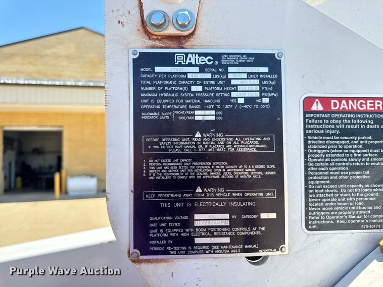 image for item OF9728 2015 Dodge Ram 5500HD bucket truck