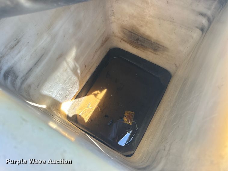 image for item OF9728 2015 Dodge Ram 5500HD bucket truck