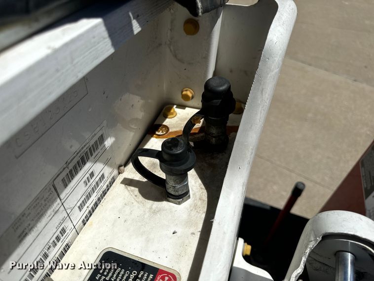 image for item OF9728 2015 Dodge Ram 5500HD bucket truck