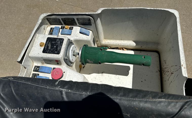 image for item OF9728 2015 Dodge Ram 5500HD bucket truck