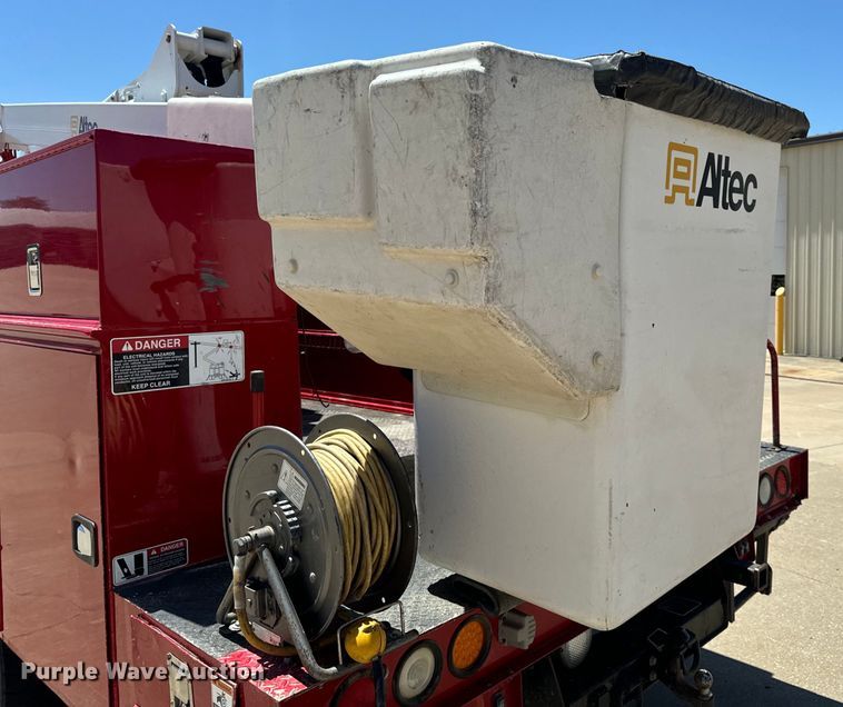 image for item OF9728 2015 Dodge Ram 5500HD bucket truck