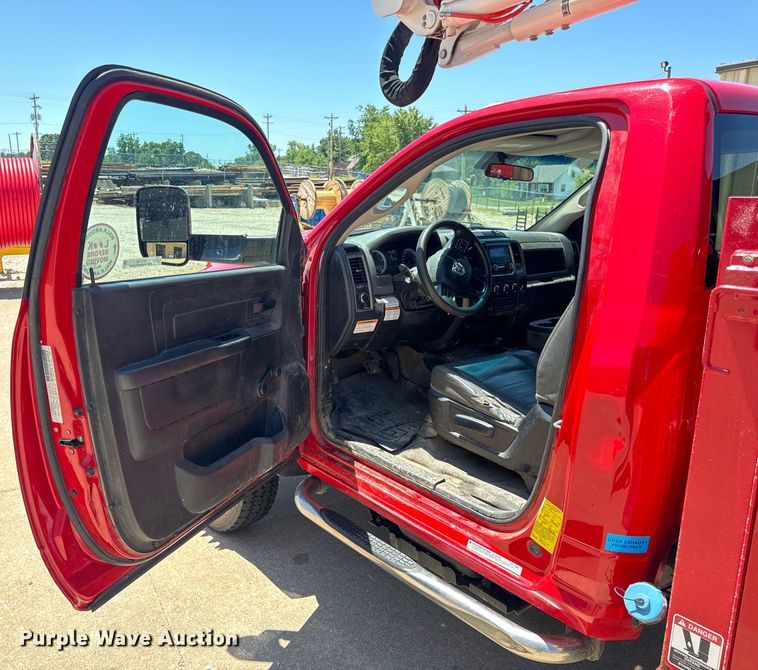 image for item OF9728 2015 Dodge Ram 5500HD bucket truck
