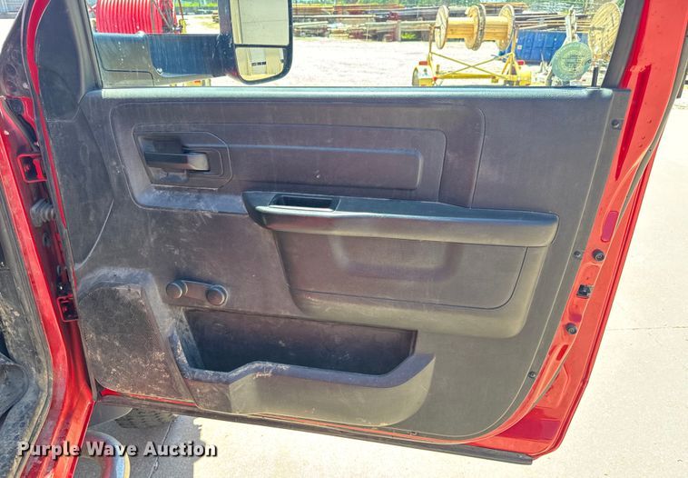 image for item OF9728 2015 Dodge Ram 5500HD bucket truck