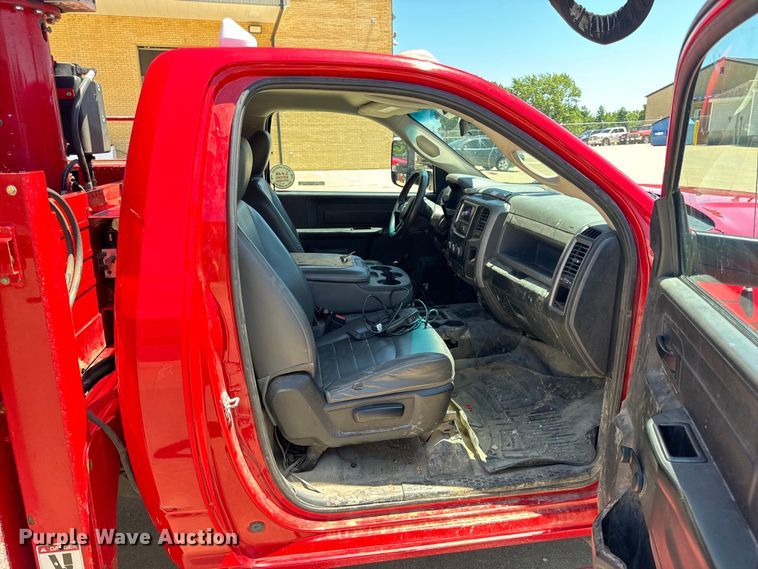 image for item OF9728 2015 Dodge Ram 5500HD bucket truck