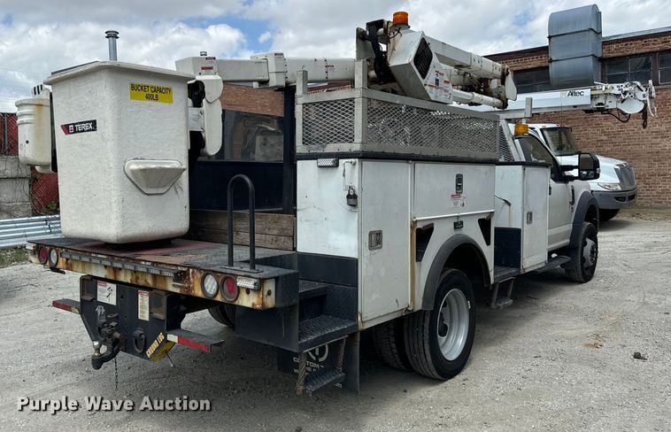 image for item OG9561 2019 Ford  F550 bucket truck