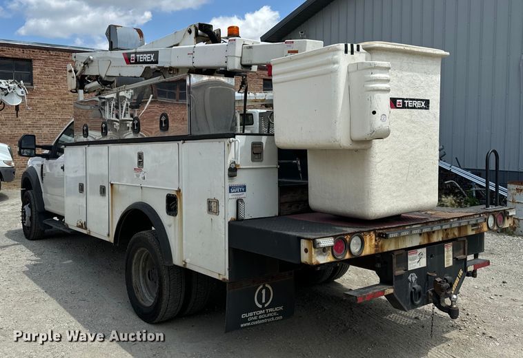 image for item OG9561 2019 Ford  F550 bucket truck