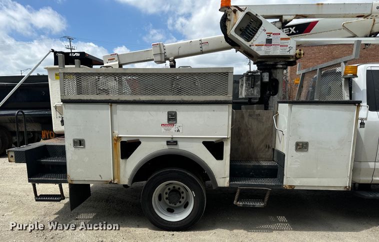 image for item OG9561 2019 Ford  F550 bucket truck