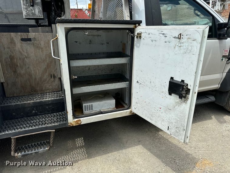 image for item OG9561 2019 Ford  F550 bucket truck