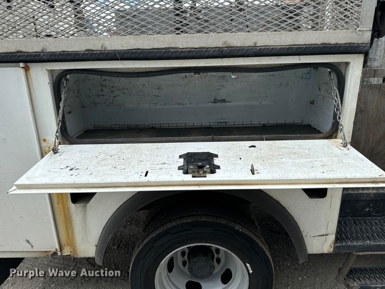 image for item OG9561 2019 Ford  F550 bucket truck