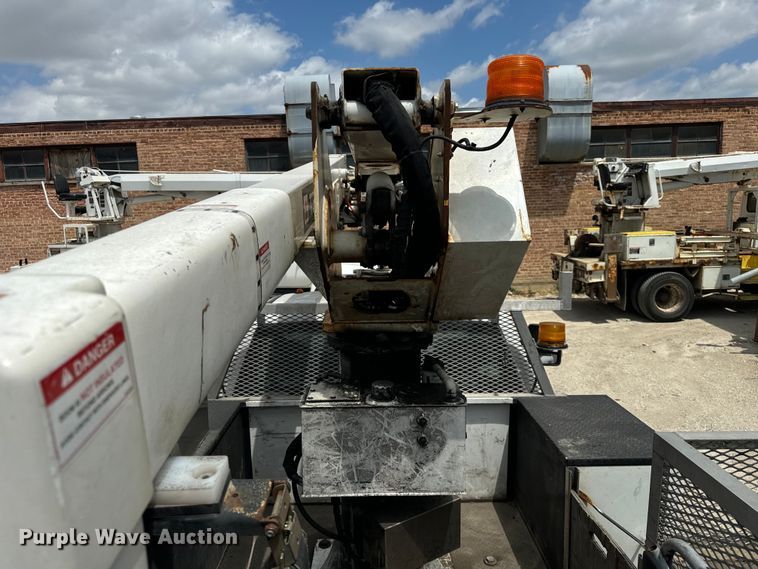 image for item OG9561 2019 Ford  F550 bucket truck