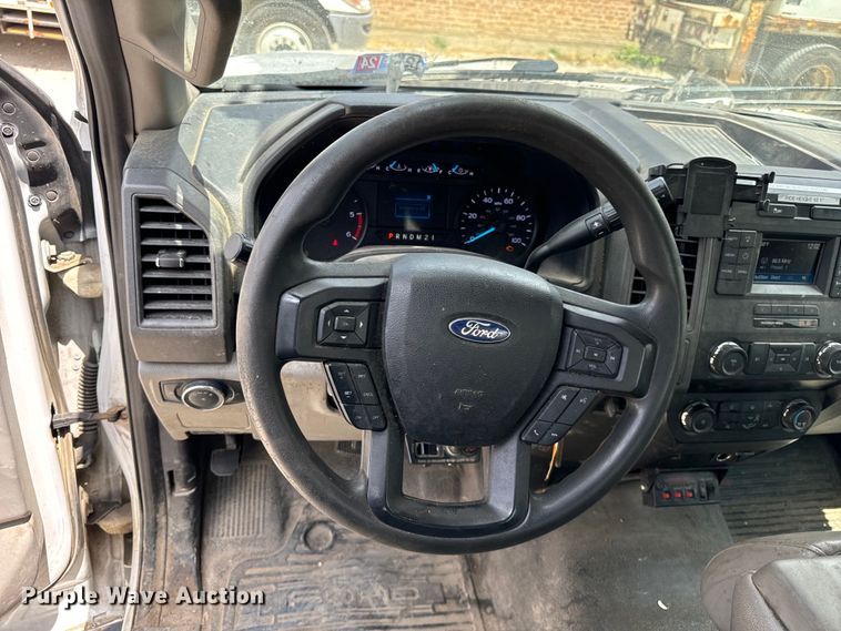 image for item OG9561 2019 Ford  F550 bucket truck