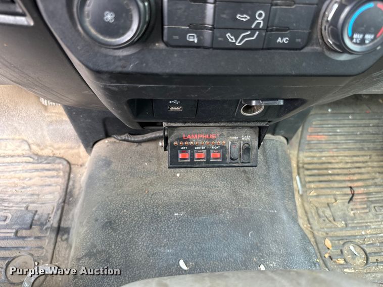 image for item OG9561 2019 Ford  F550 bucket truck