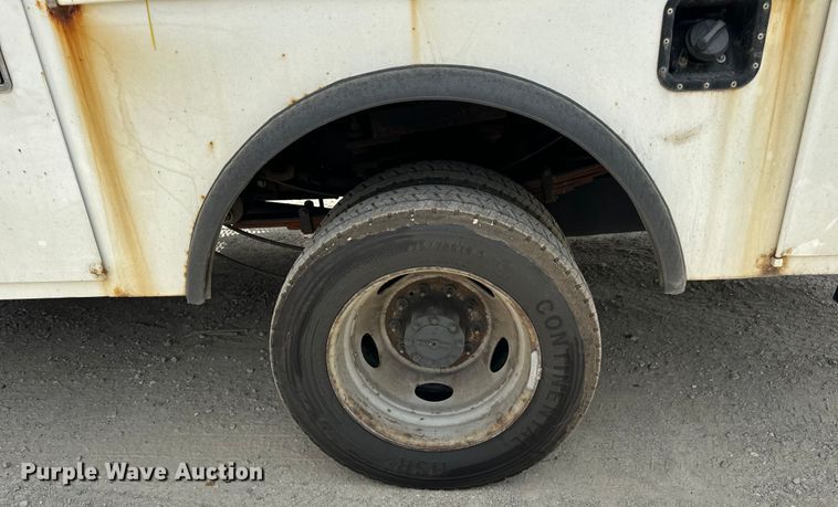 image for item OG9561 2019 Ford  F550 bucket truck