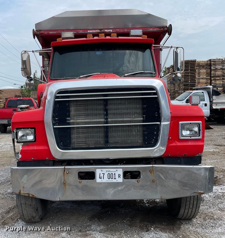 image for item OG9948 1994 Ford  L8000 dump truck