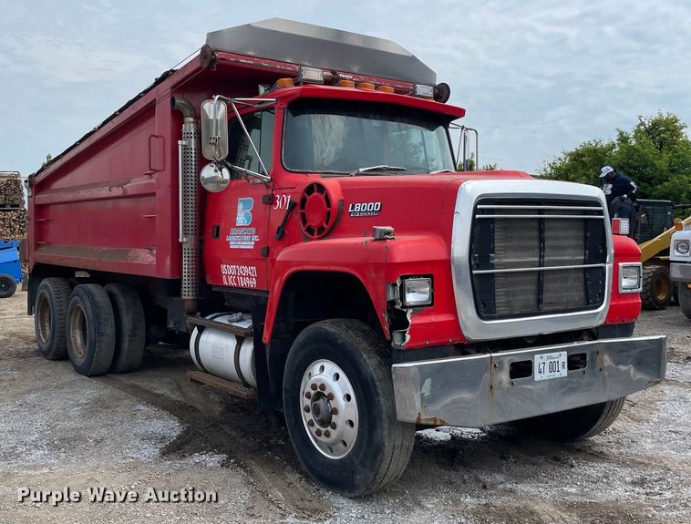 image for item OG9948 1994 Ford  L8000 dump truck