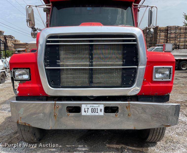 image for item OG9948 1994 Ford  L8000 dump truck
