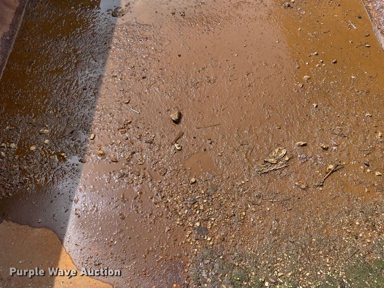 image for item OG9948 1994 Ford  L8000 dump truck