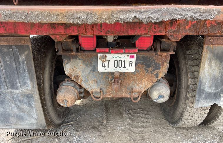 image for item OG9948 1994 Ford  L8000 dump truck