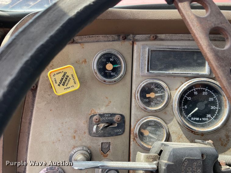 image for item OG9948 1994 Ford  L8000 dump truck