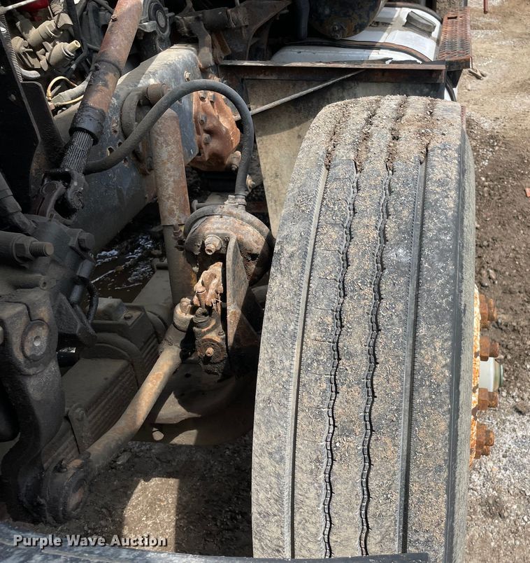 image for item OG9948 1994 Ford  L8000 dump truck