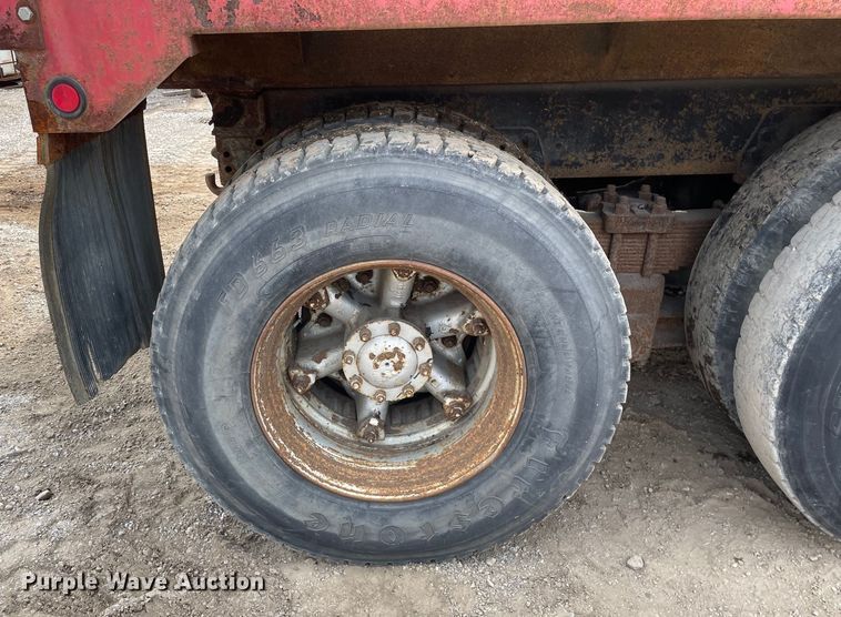 image for item OG9948 1994 Ford  L8000 dump truck