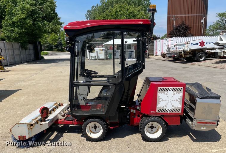 image for item OH9023 Ventrac  3400Y municipal tractor