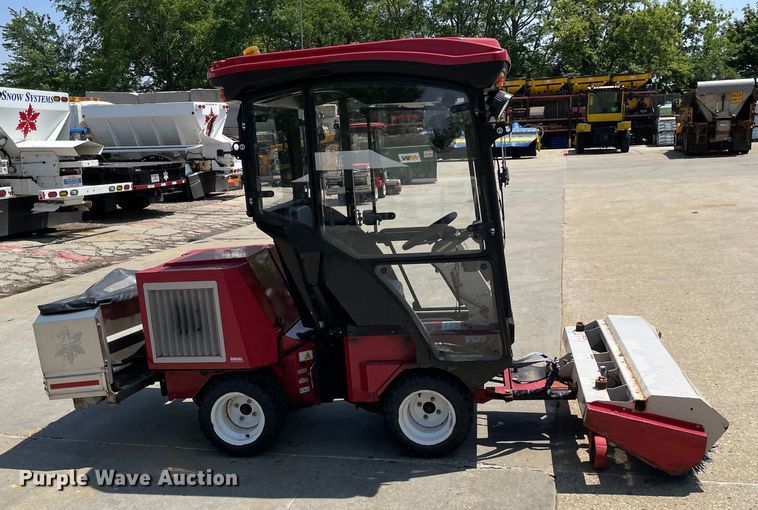 image for item OH9024 Ventrac  3400Y municipal tractor
