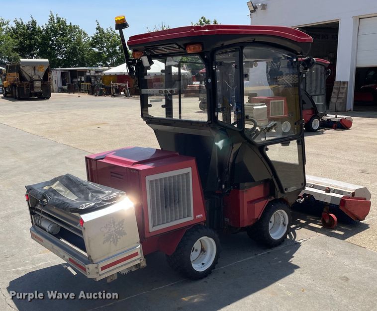 image for item OH9024 Ventrac  3400Y municipal tractor