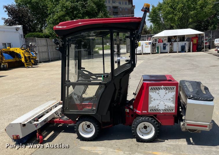 image for item OH9024 Ventrac  3400Y municipal tractor