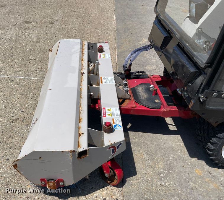 image for item OH9024 Ventrac  3400Y municipal tractor