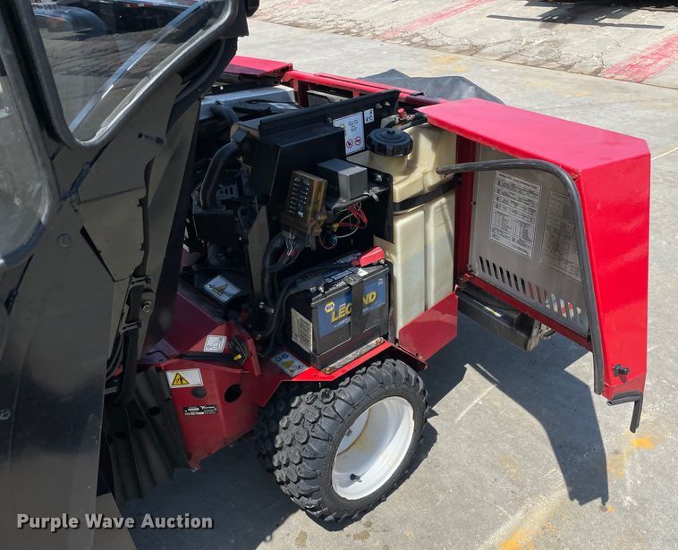 image for item OH9024 Ventrac  3400Y municipal tractor