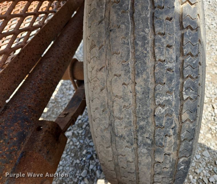 image for item OK9941 2004 Shop built  pipe trailer