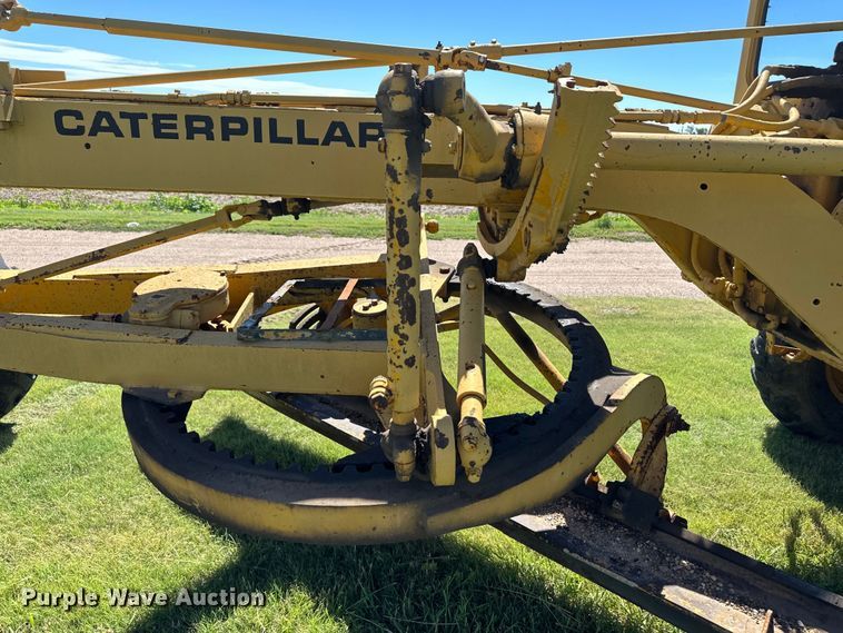 image for item OL9651 1971 Caterpillar 112F rigid frame motor grader