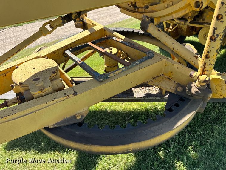 image for item OL9651 1971 Caterpillar 112F rigid frame motor grader