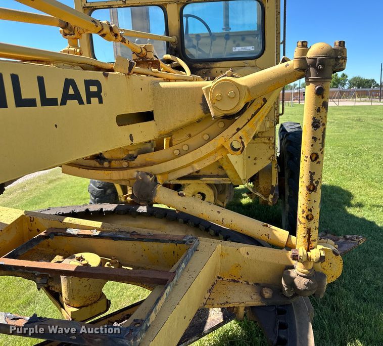 image for item OL9651 1971 Caterpillar 112F rigid frame motor grader