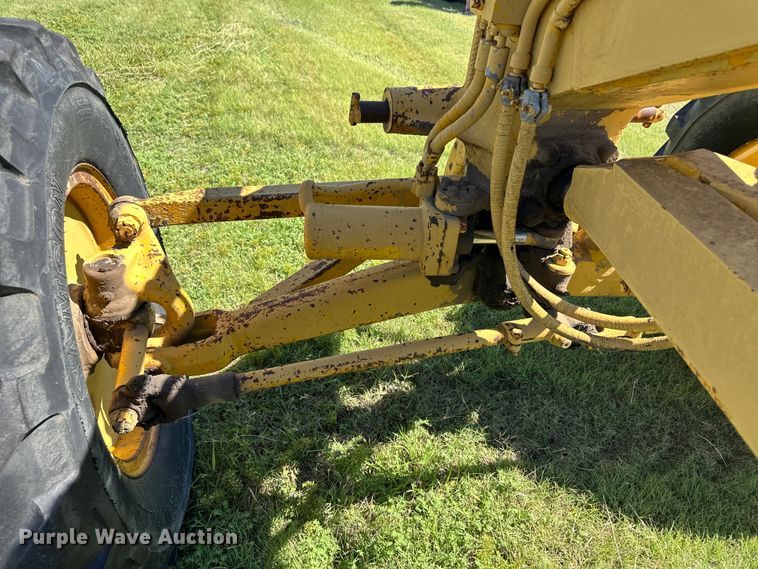 image for item OL9651 1971 Caterpillar 112F rigid frame motor grader