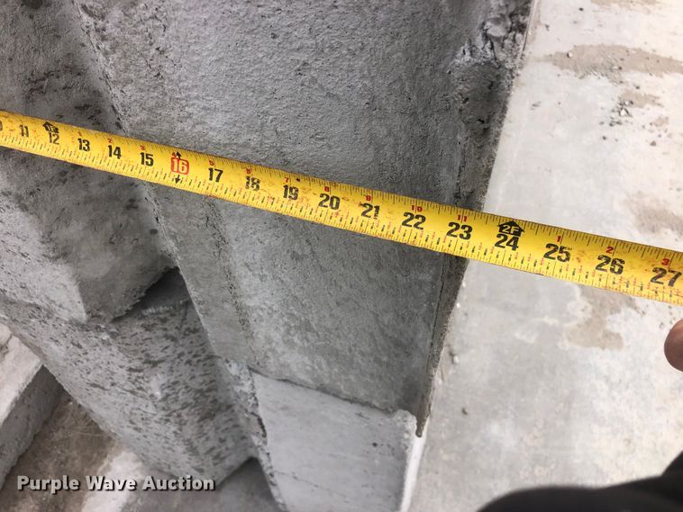 image for item ZA0428 (16) concrete edge bunker blocks 