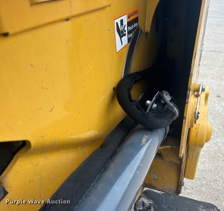 image for item ZA0470 2018 John Deere 312GR skid steer loader