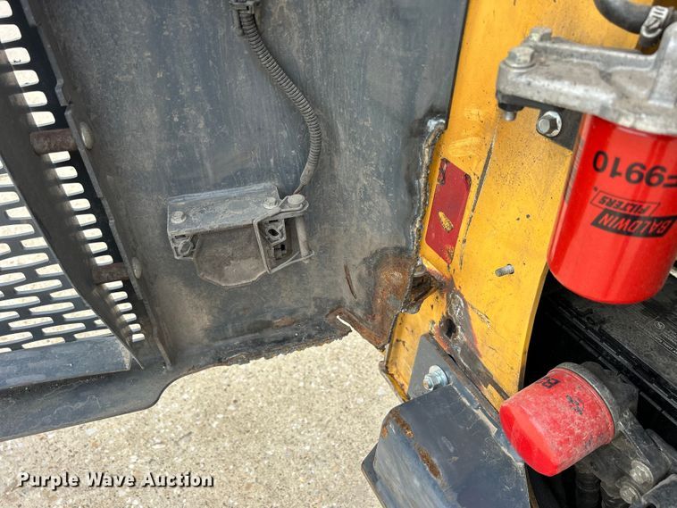 image for item ZA0470 2018 John Deere 312GR skid steer loader