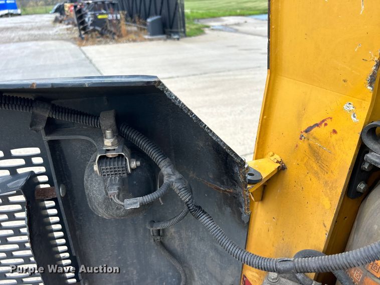 image for item ZA0470 2018 John Deere 312GR skid steer loader