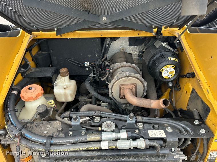 image for item ZA0470 2018 John Deere 312GR skid steer loader