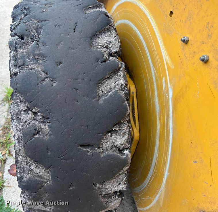 image for item ZA0470 2018 John Deere 312GR skid steer loader