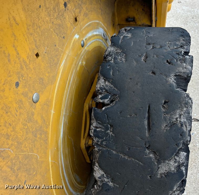 image for item ZA0470 2018 John Deere 312GR skid steer loader