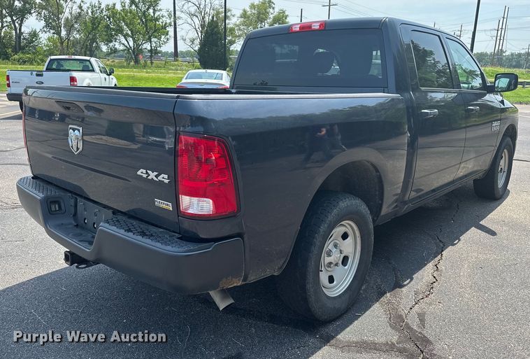 image for item DJ6242 2019 Dodge Ram 1500 Classic Crew Cab pickup truck