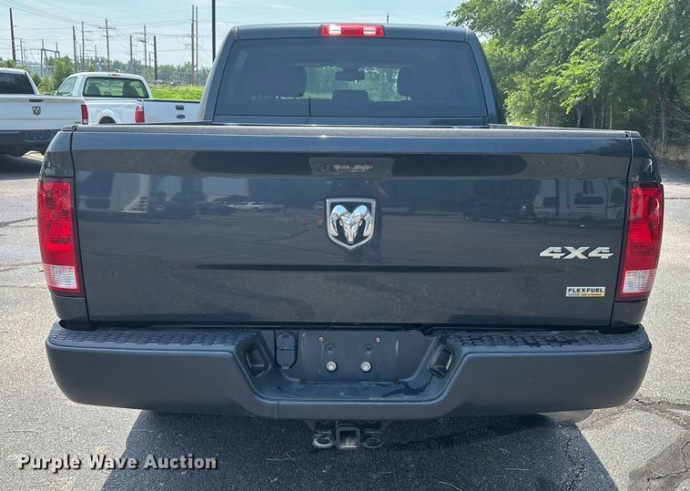 image for item DJ6242 2019 Dodge Ram 1500 Classic Crew Cab pickup truck