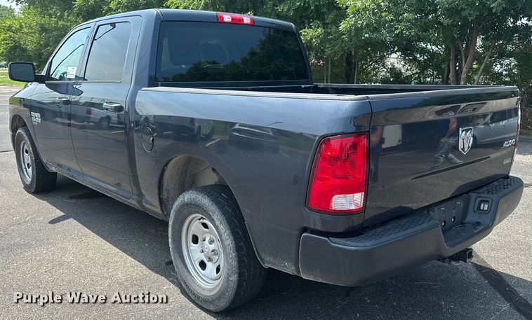 image for item DJ6242 2019 Dodge Ram 1500 Classic Crew Cab pickup truck