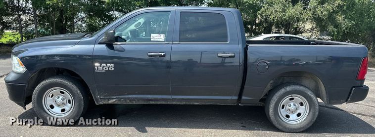 image for item DJ6242 2019 Dodge Ram 1500 Classic Crew Cab pickup truck