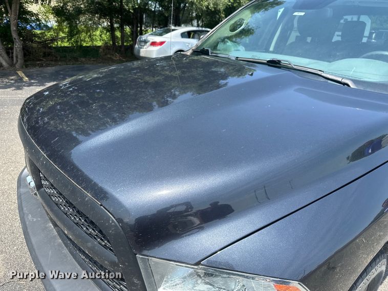 image for item DJ6242 2019 Dodge Ram 1500 Classic Crew Cab pickup truck