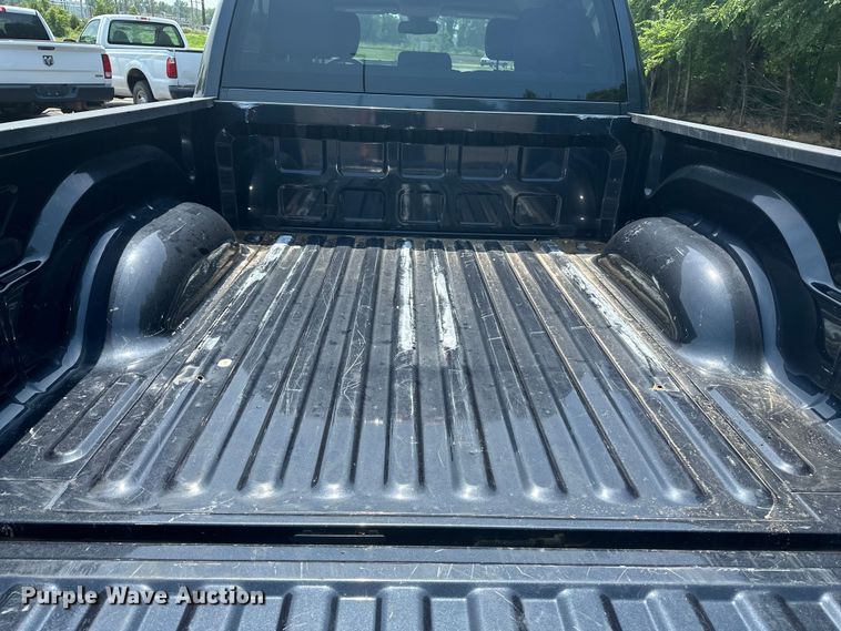 image for item DJ6242 2019 Dodge Ram 1500 Classic Crew Cab pickup truck