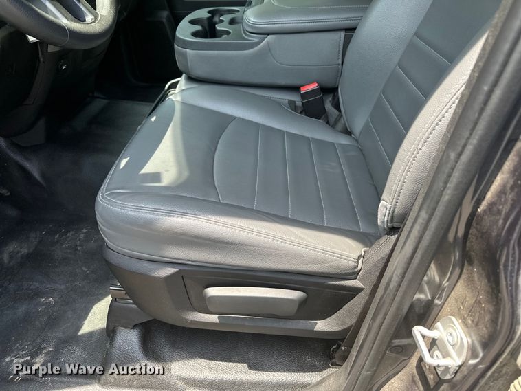 image for item DJ6242 2019 Dodge Ram 1500 Classic Crew Cab pickup truck